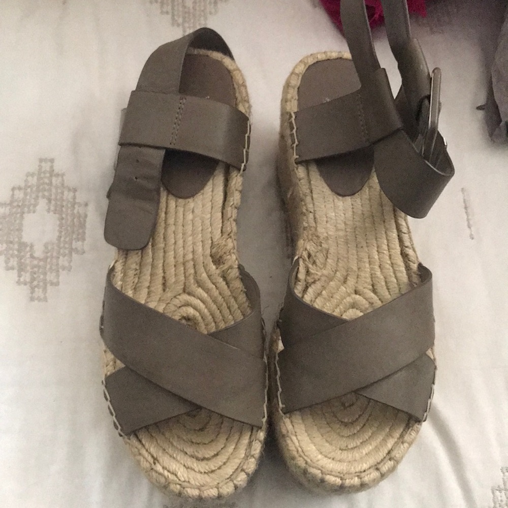 Summer wedges